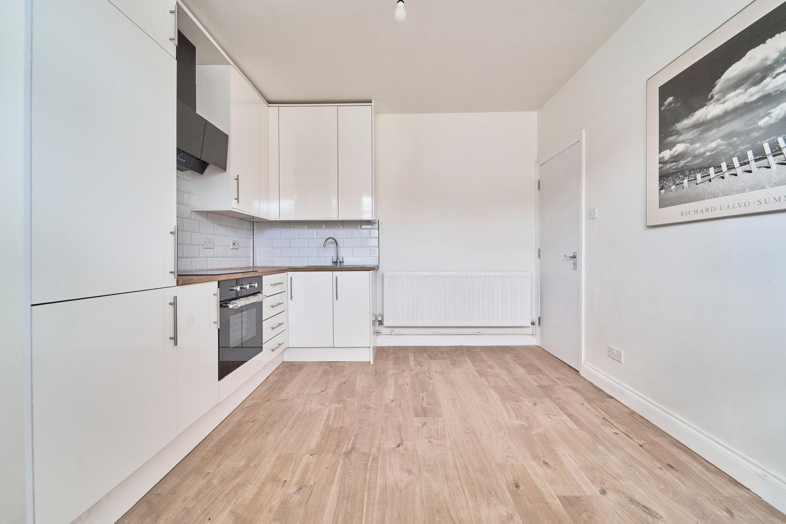 2 bed property in Townsend Road, Southall